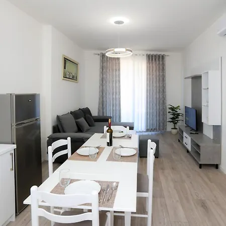 Thomas Apartment