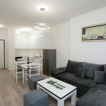 Thomas Apartment *