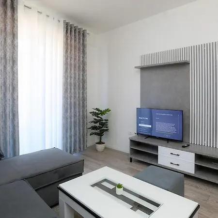 Thomas Apartment *